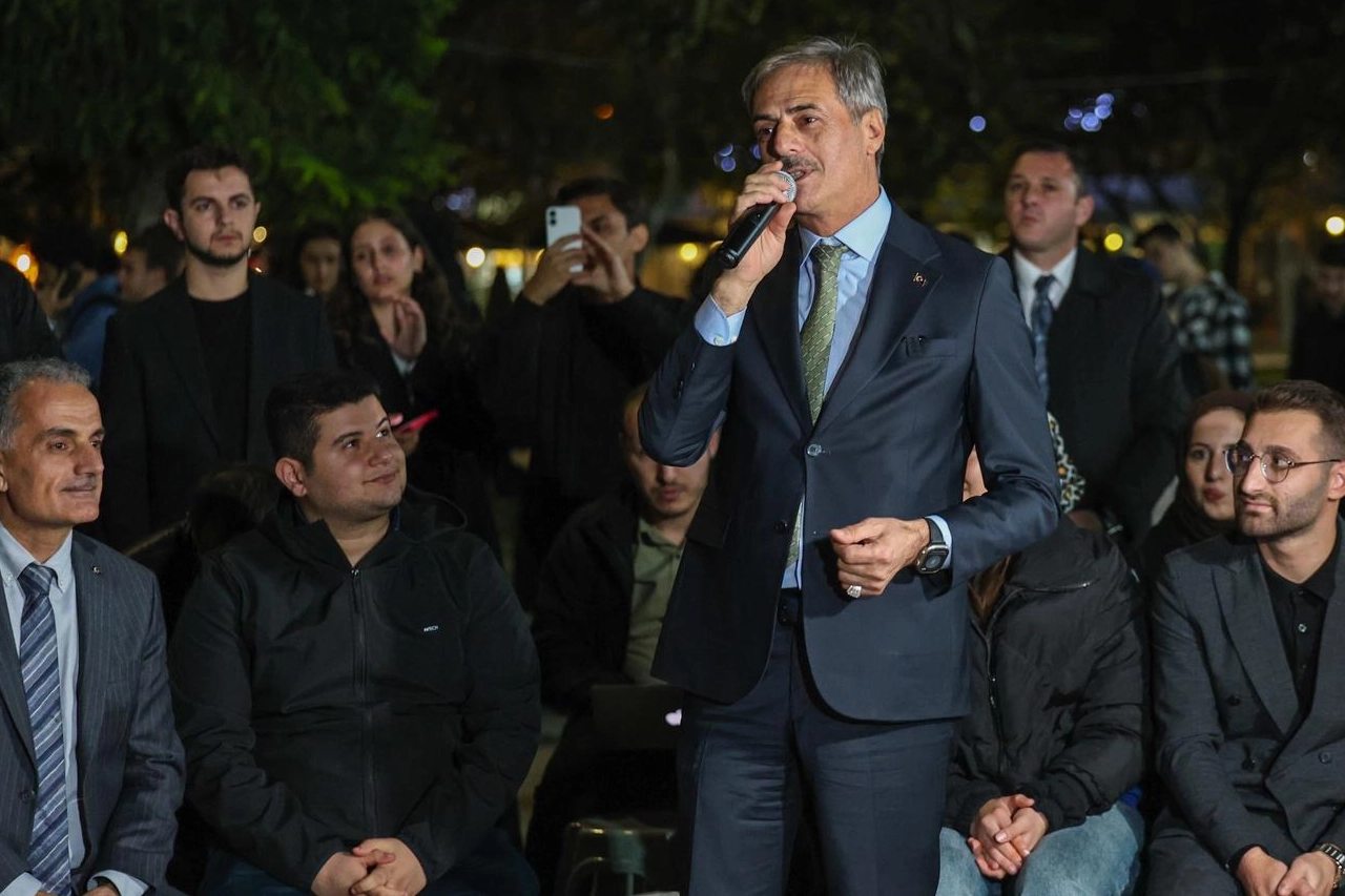 Sakarya’da Başkan Alemdar, üniversitelilerle buluştu