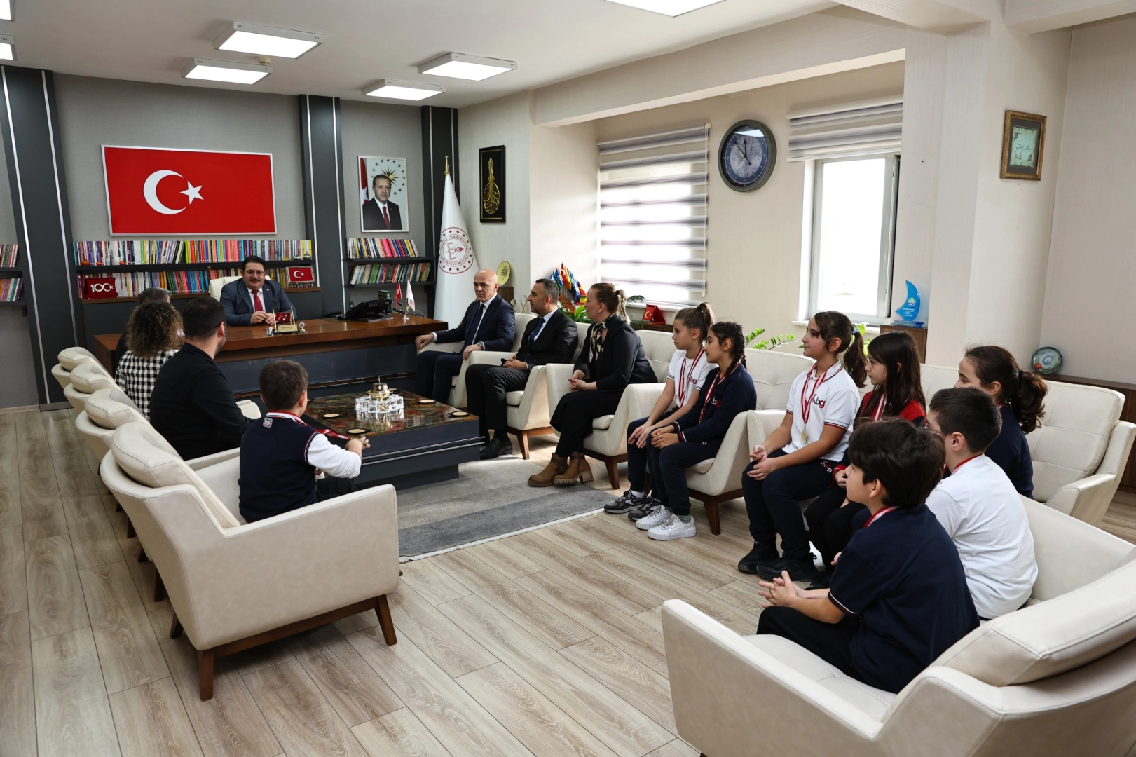 Sakarya Serdivanlı ilkokul öğrencilerinden Milli Eğitim’e ziyaret