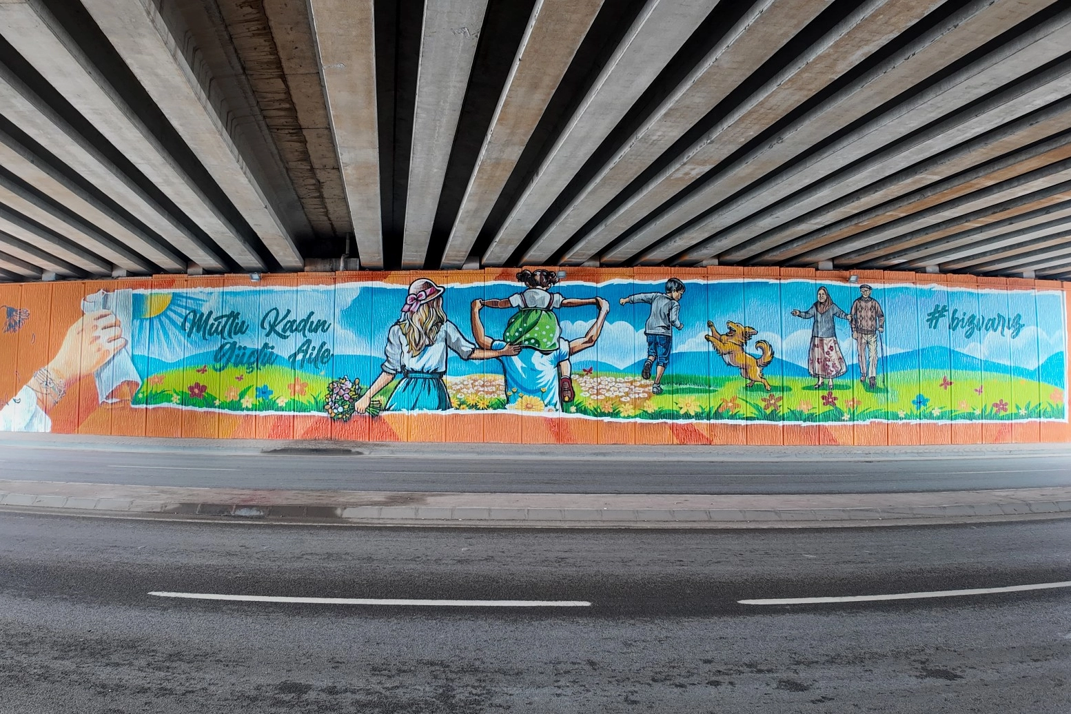 Aile yılında güçlü aile vurgusu Kocaeli’de duvarlara yansıdı