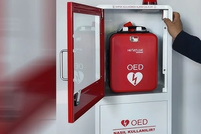 Ani kalp durmalarında hayat kurtaracak düzenleme ‘Resmi’leşti… OED zorunluluğu geliyor