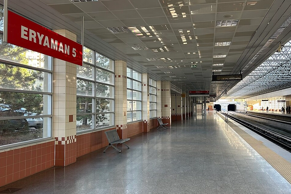 Ankara’da tren sürücüsü seyir halindeyken rahatsızlandı!