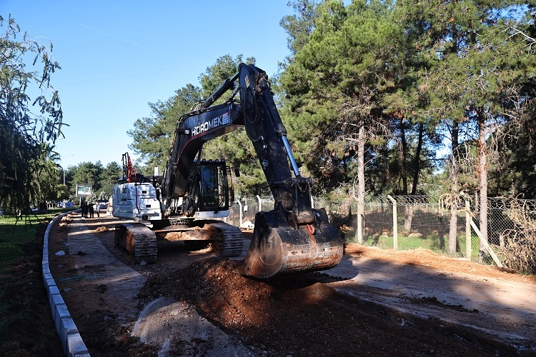 Antalya Büyükşehir’den Kardeş Kentler Caddesi’nde çalışma