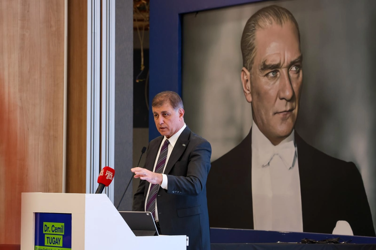 Başkan Tugay Burdur’da konuştu: Kendi kendine yeten şehirler artık bir gereklilik