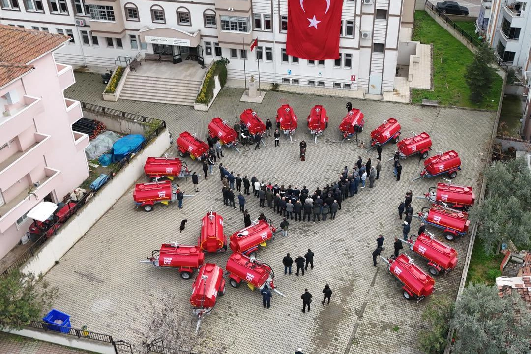 Bilecik’te 20 yeni yangın söndürme tankeri köylere teslim edildi