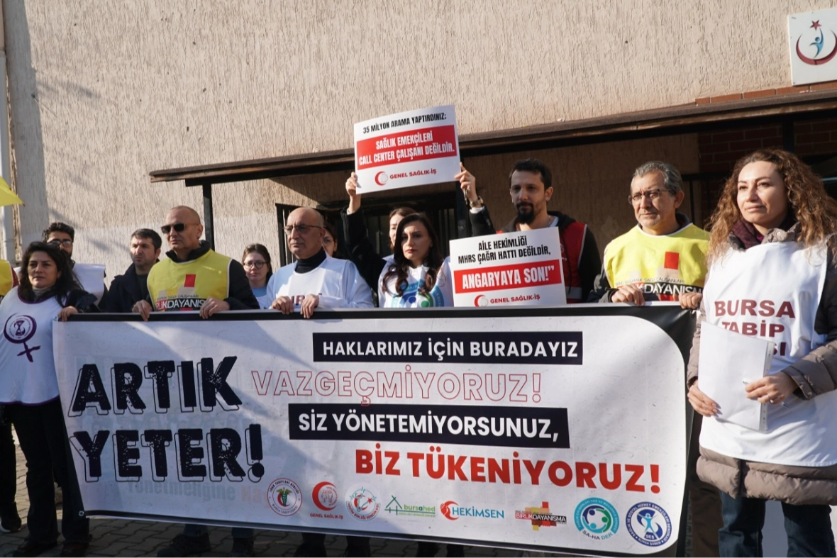 Bursa’da sağlık emekçileri hakları için sokakta!