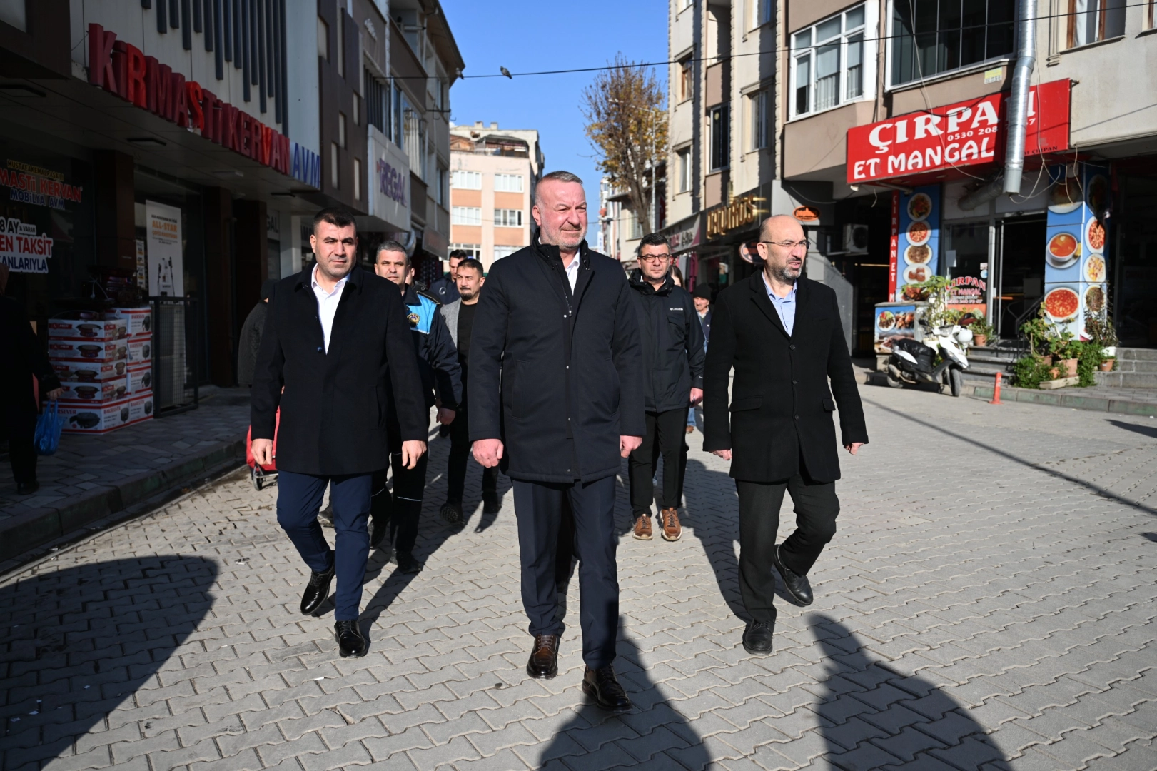 Bursa Karacabey’de Başkan Karabatı sahada