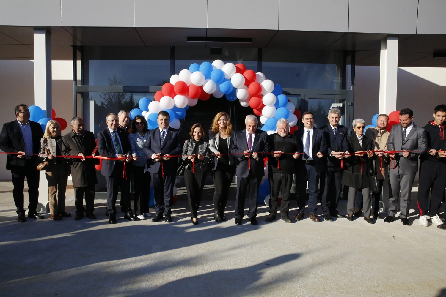 ÇEK Spor Salonu’na coşkulu açılış