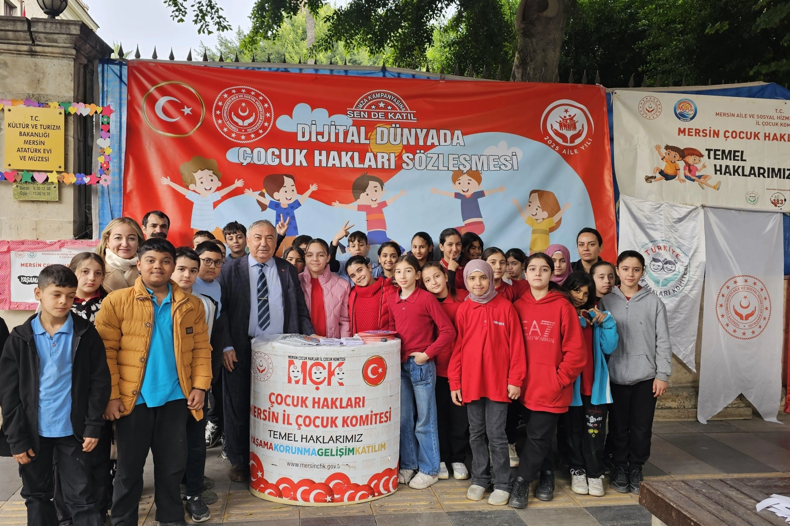 “Dijital Dünyada Çocuk Hakları” için 81 ilde imza seferberliği