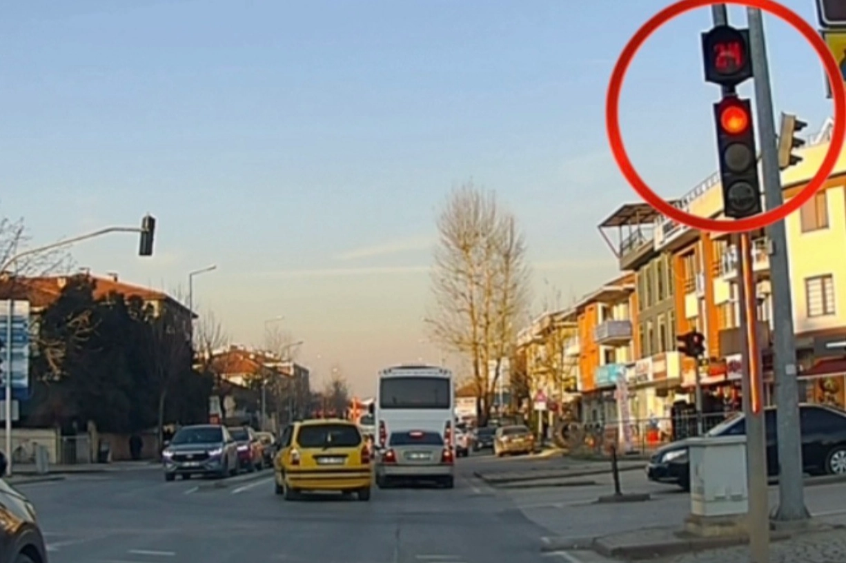 Düzce’de kırmızı ışık ihlali tepki çekti