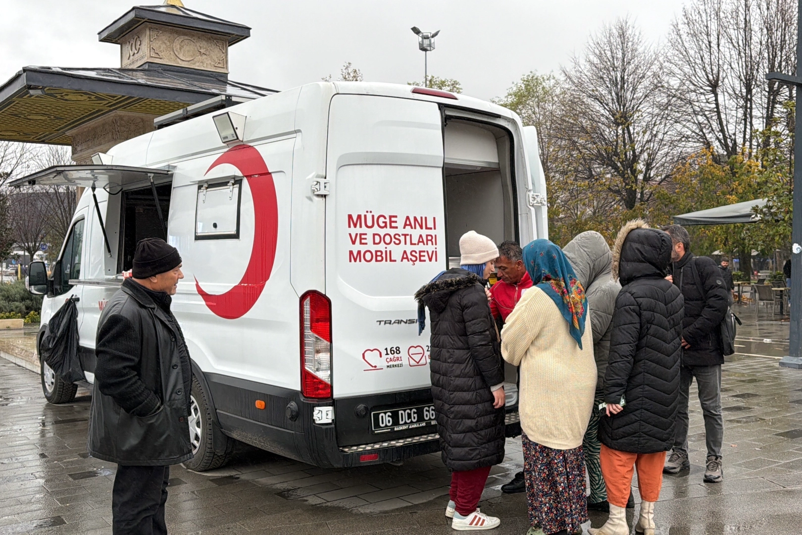 Düzce’de “Müge Anlı ve Dostları”ndan soğuk havada iç ısıtan destek