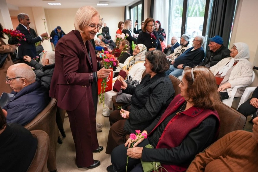 İstanbul’da huzurevi sakinlerine yeni yıl ziyareti