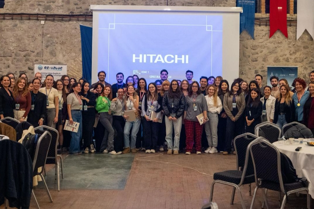 İzmir’de genç tasarımcılar doğadan ilhamla tasarladı