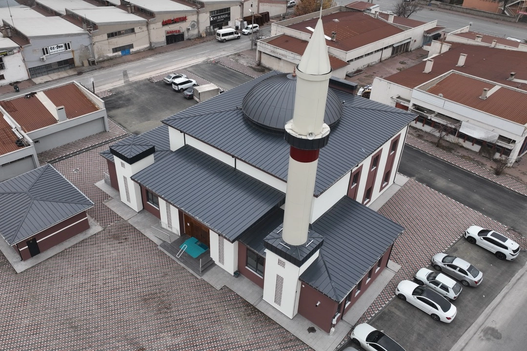 Kayserili hayırseverlerin desteğiye Birdal Camii ibadete hazır