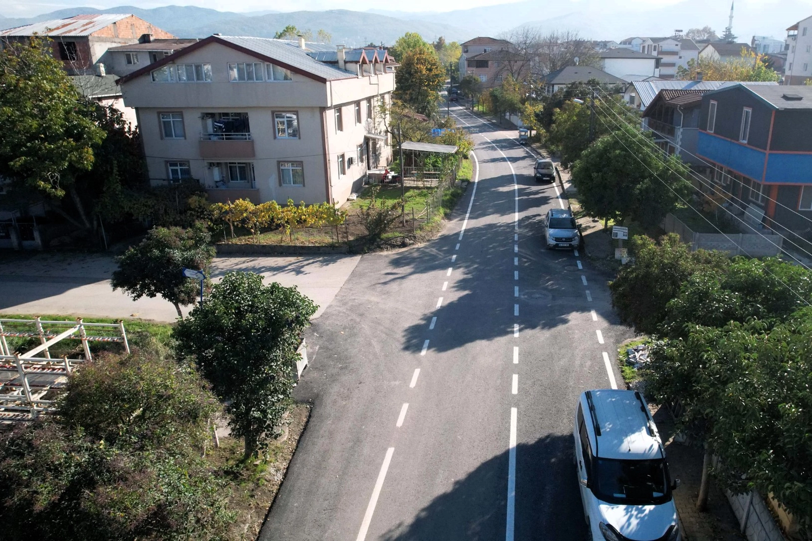 Kocaeli’de Gölcük Bilgin Caddesi yeni yüzüne kavuştu