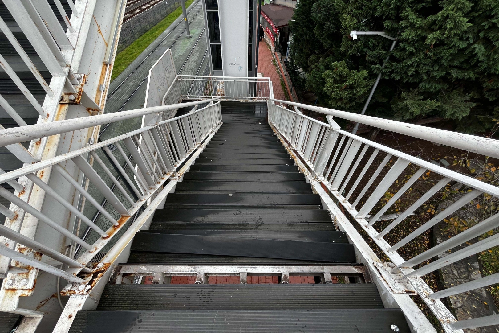 Kocaeli’de üst geçitler Büyükşehir’le güvenli