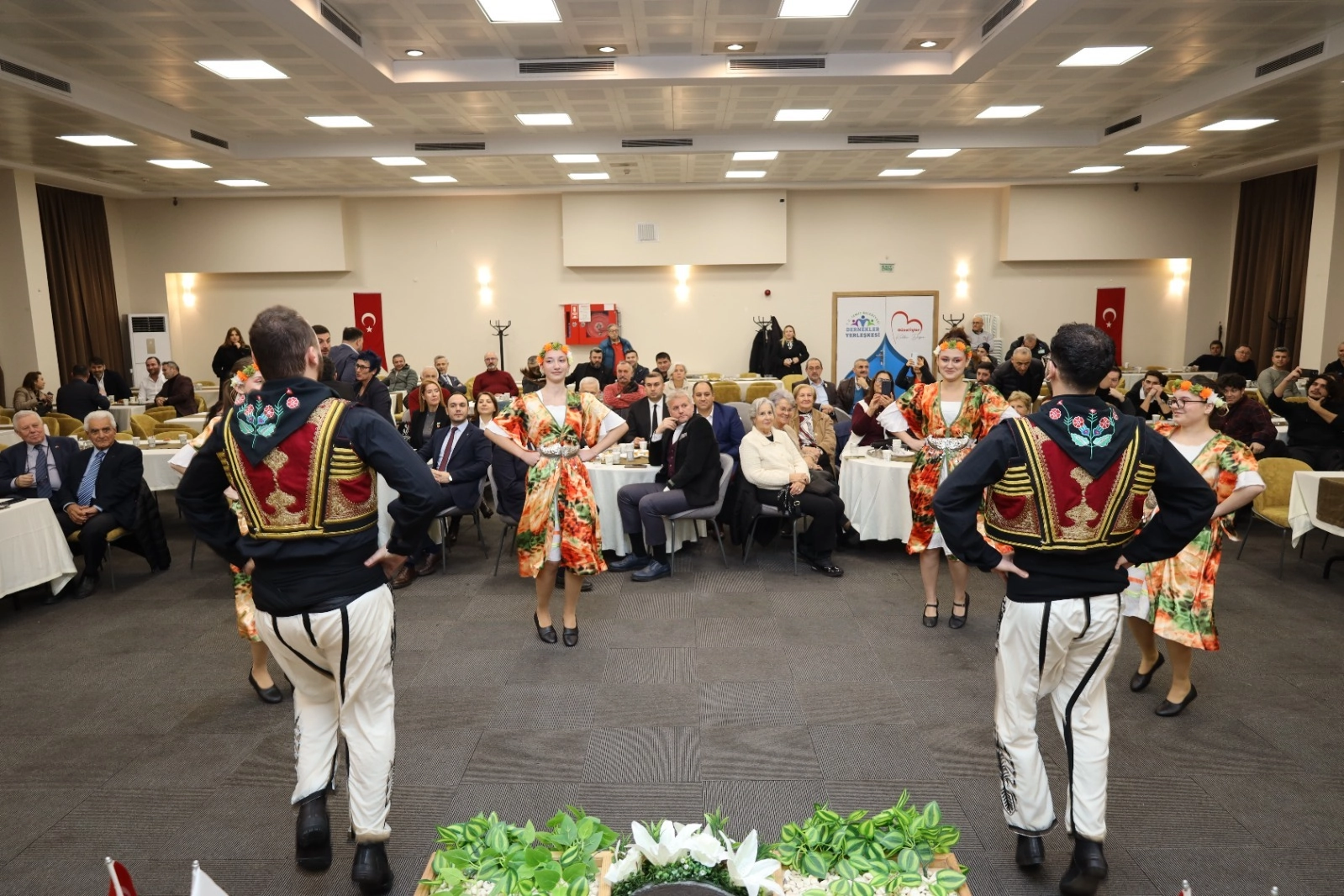 Kocaeli İzmit’te Dünya Türk Dili Ailesi Günü  anlamlı bir programla kutlandı