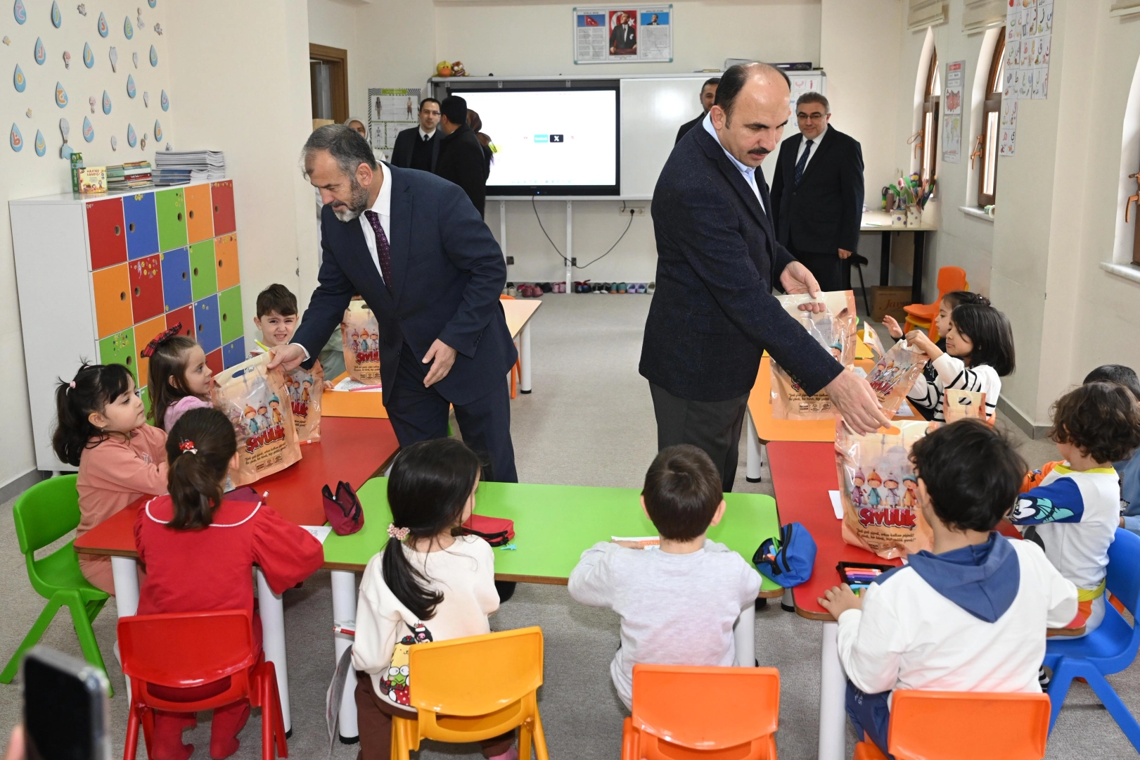 Konya’da Başkan Altay, çocukların ‘Şivlilik’ coşkusuna eşlik etti