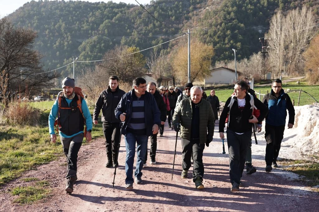 Kütahya’da Gelinkayası mevkiinde doğa yürüyüşü