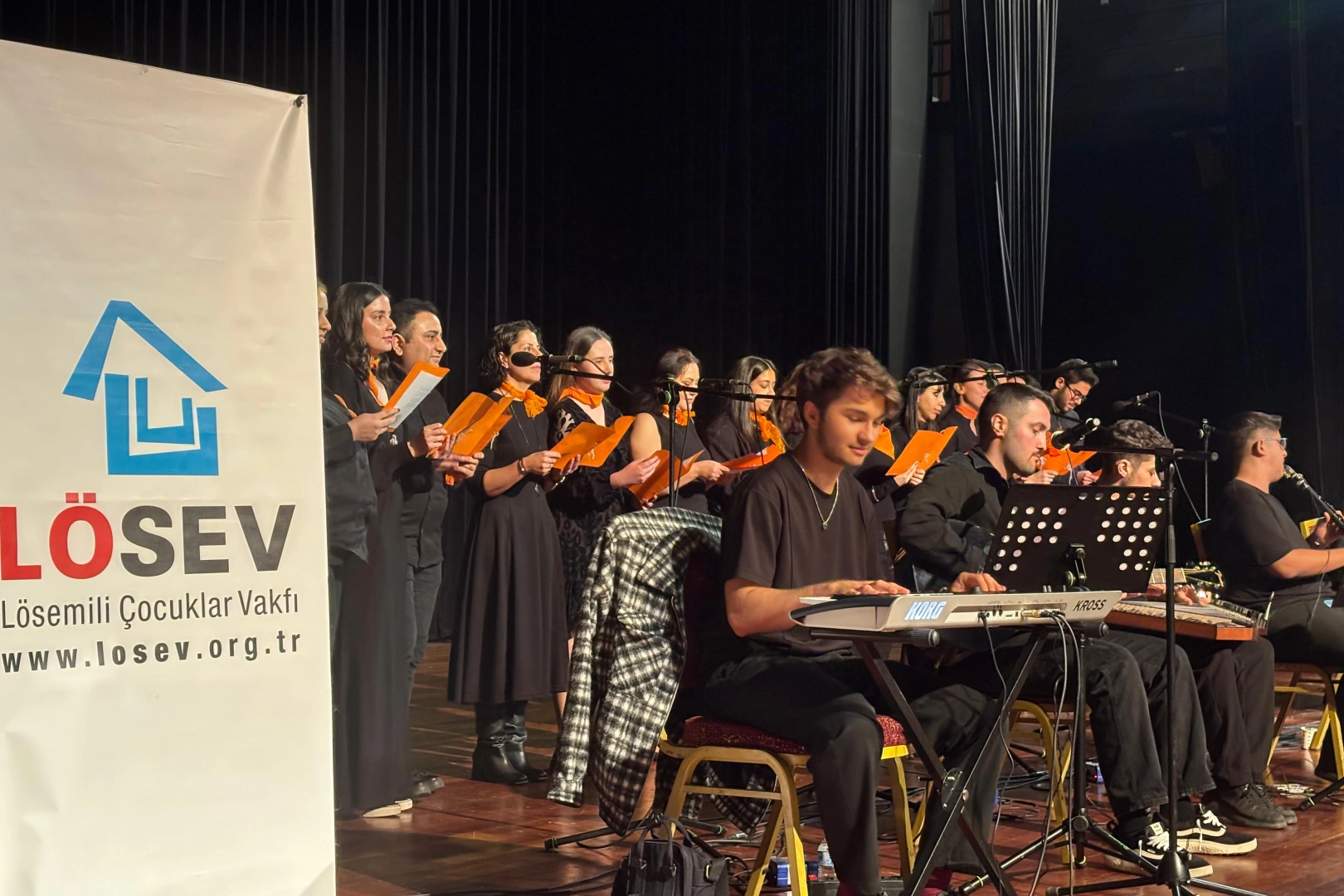 LÖSEV, ‘Sen Varsan Biz Varız’ diyerek gönüllülerine teşekkür etti