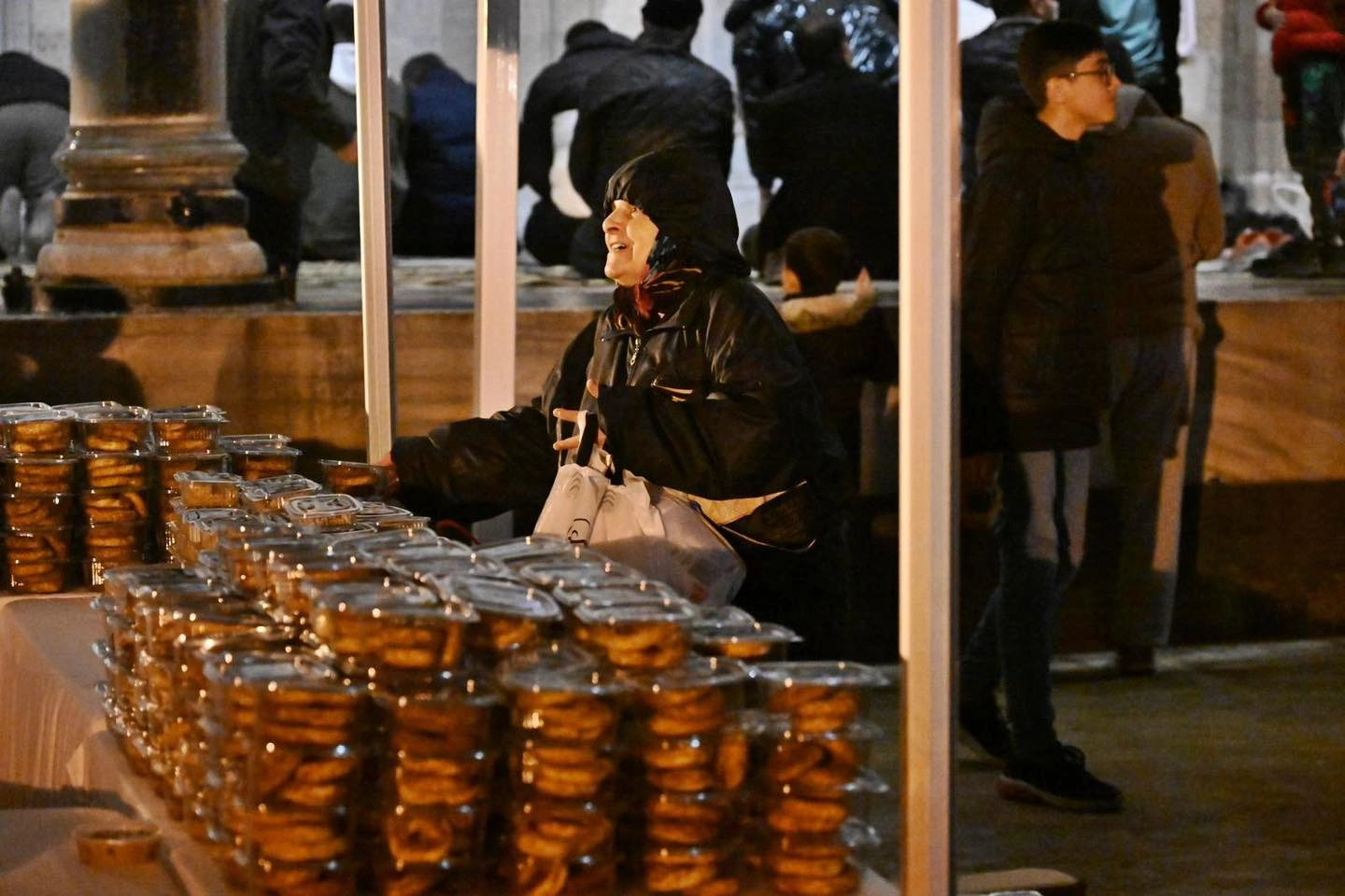 Manisa’da kandillik 5 bin kutu ikram