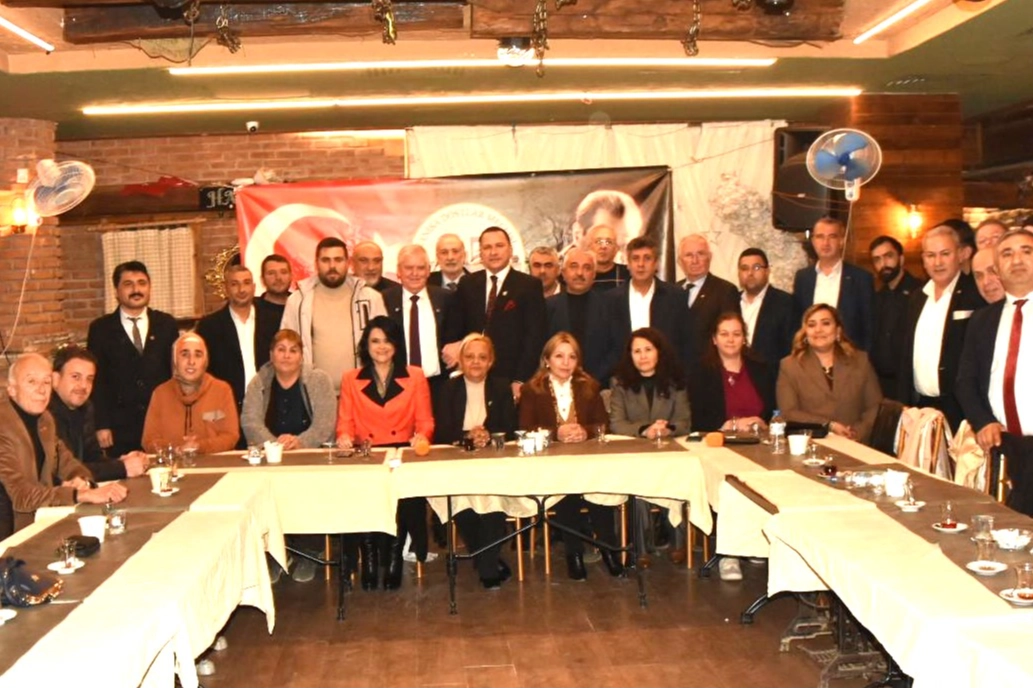 Manisa Dostlar Meclisi’nde demokrasi buluşması