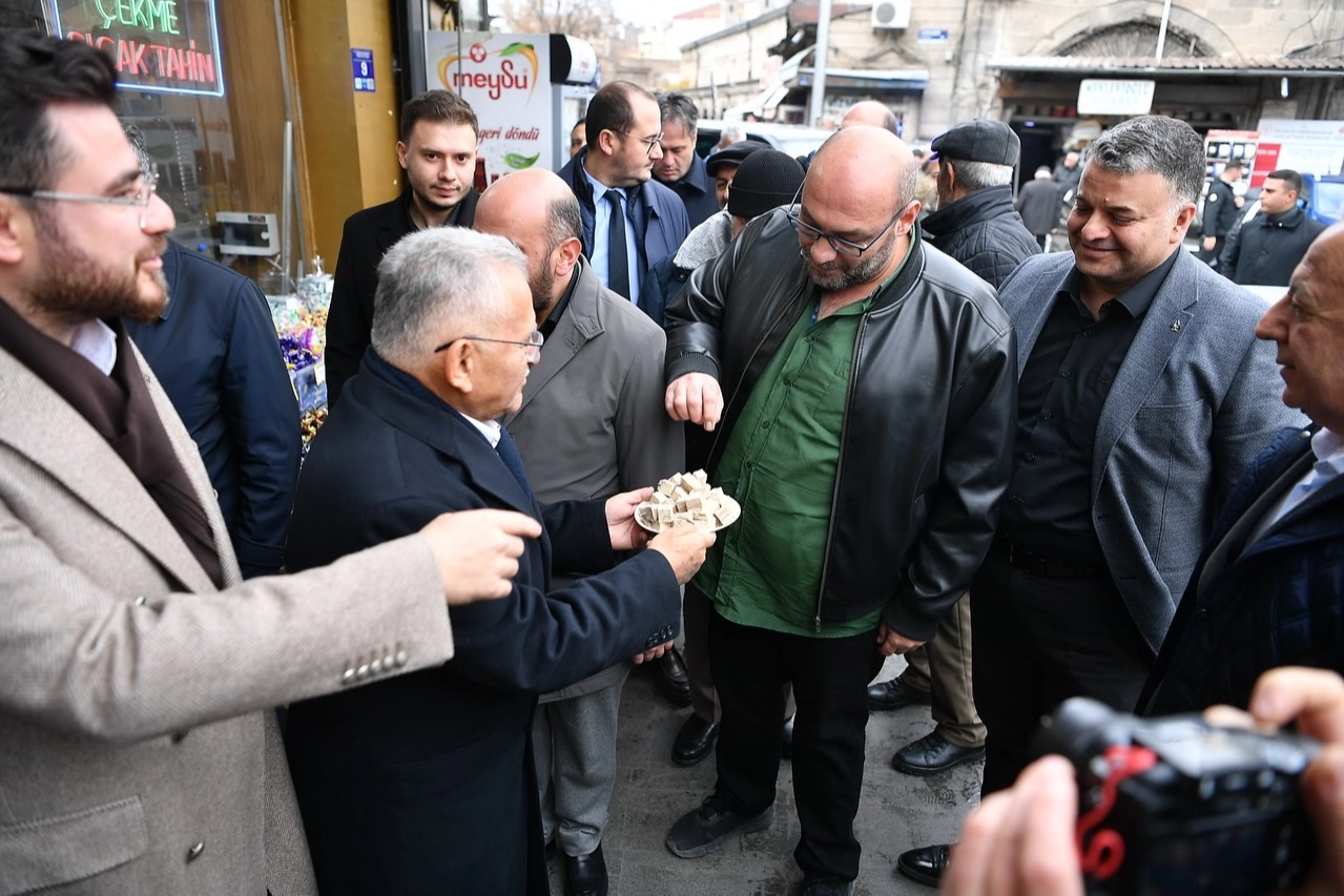 Memduh Büyükkılıç’tan esnaf ziyaretleri