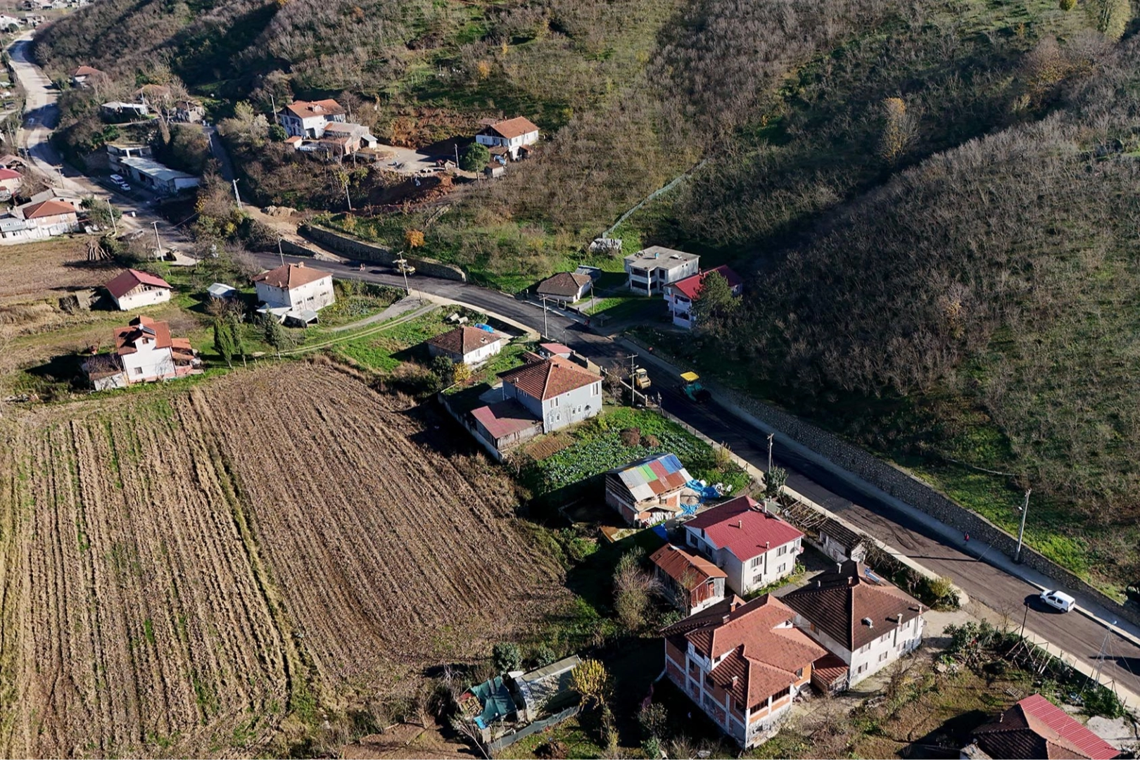 Sakarya Altındere’de altyapı sonrası üstyapı da yenileniyor