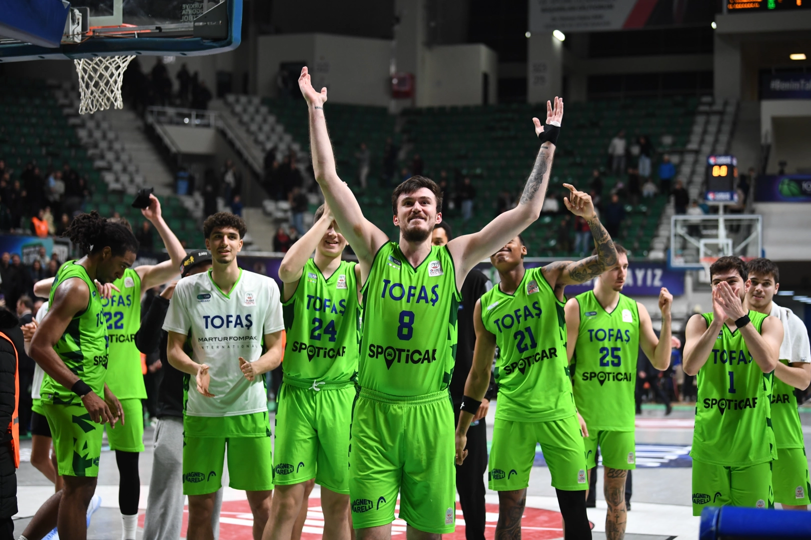 Tofaş Başakşehir’i farklı mağlup etti