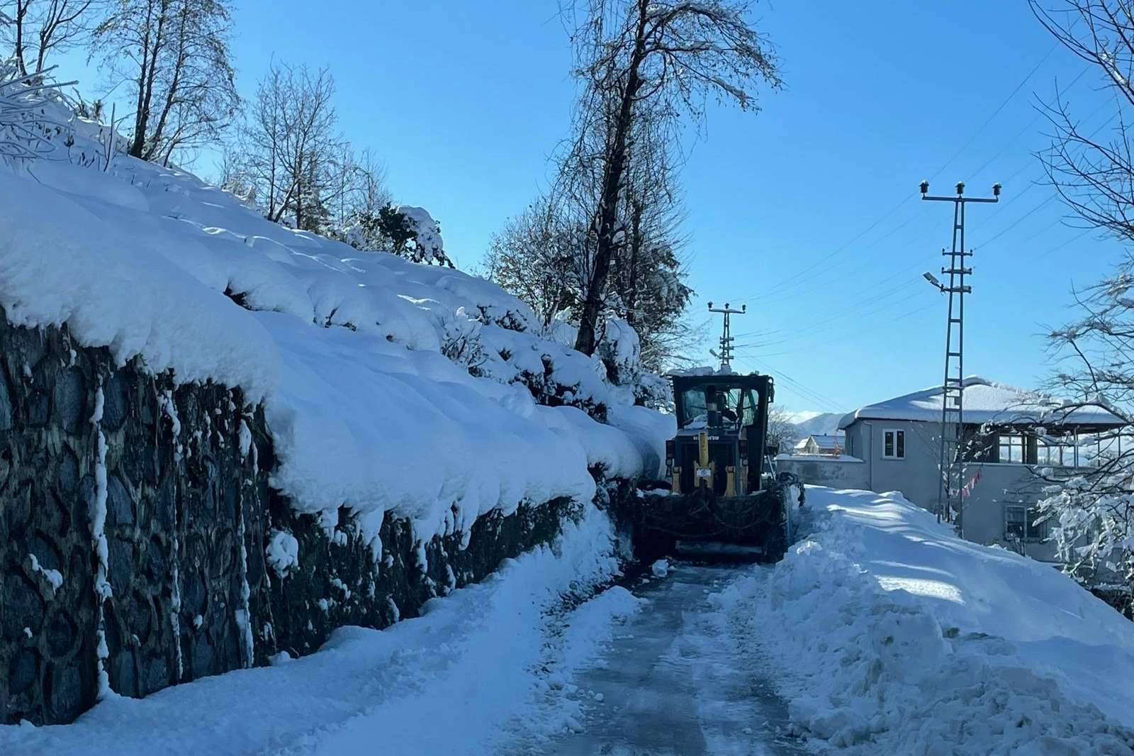 133 köye ulaşım yok! Trabzon’da kar seferberliği