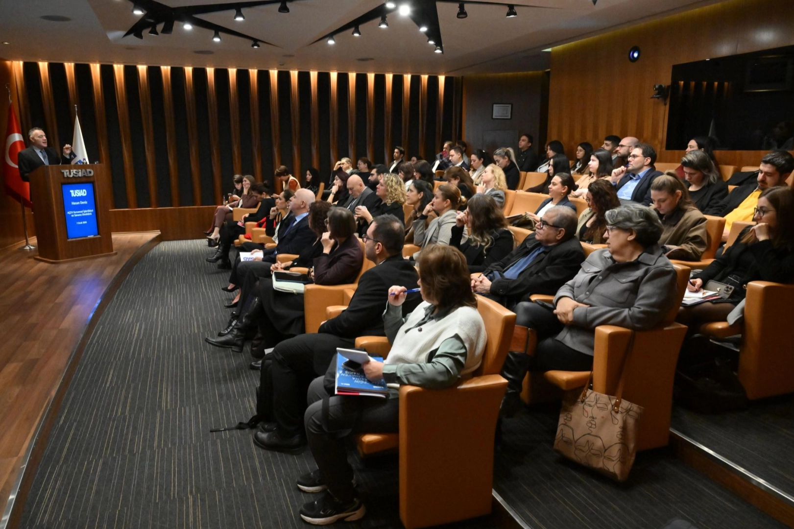 AÇEV ve TÜSİAD’tan iş dünyasına eşit ebeveynlik rehberi