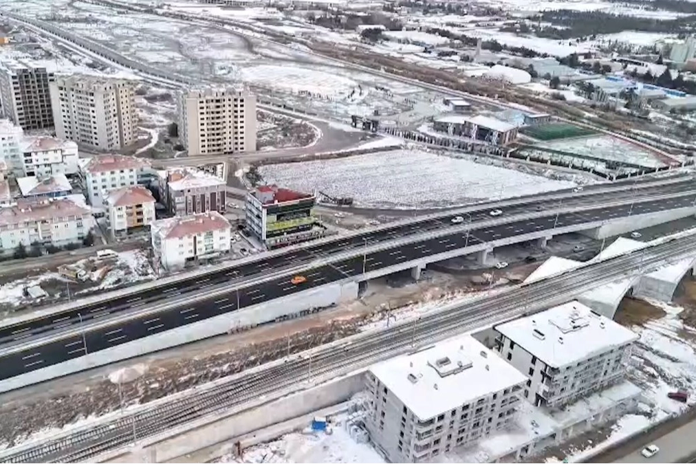 Başkentte trafiği rahatlatacak köprü açıldı