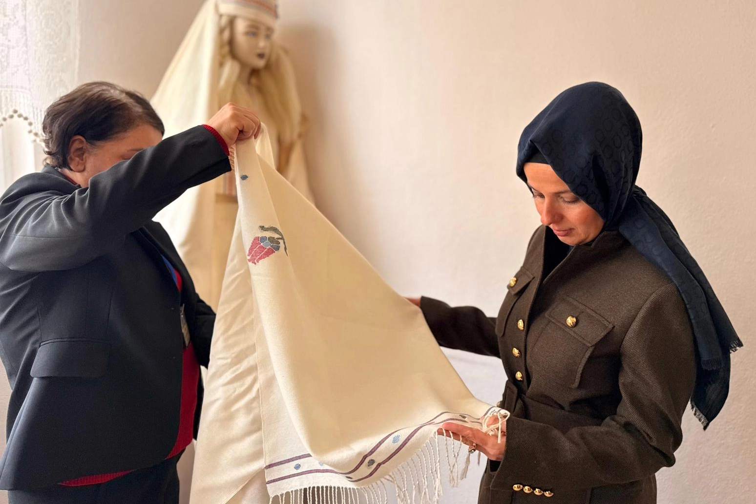 Bilecik’te Zeynep Sözer’den HEM ziyareti