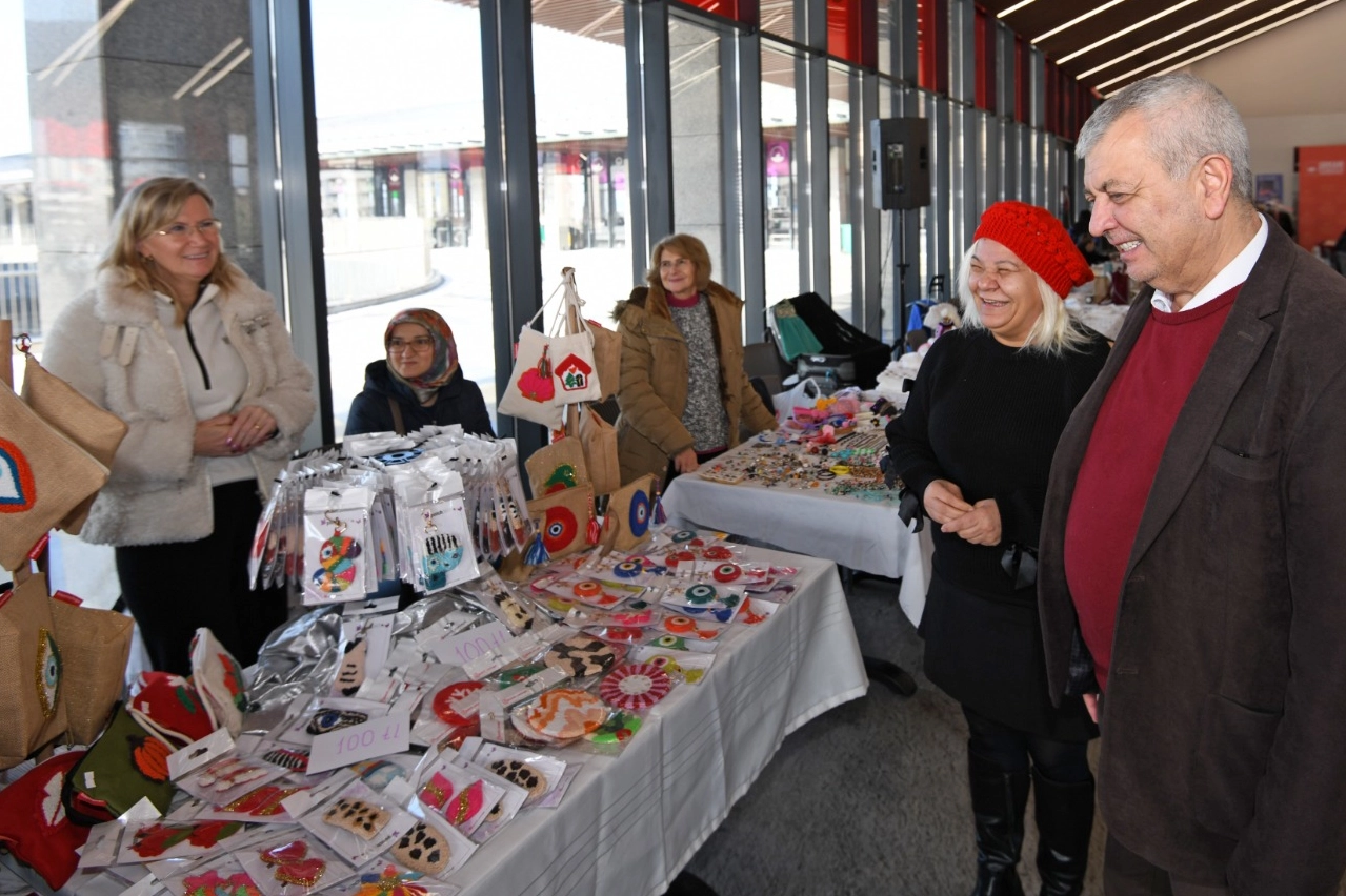 Bursa’da girişimci kadınların el emeği Osmangazi Meydanı’nda buluştu