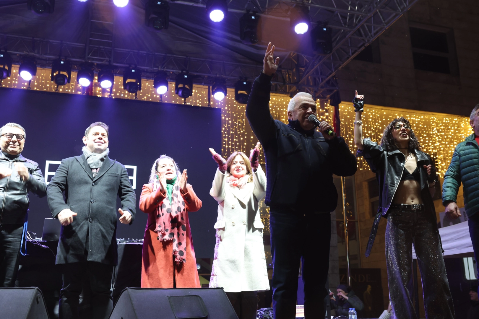 Bursa Nilüferliler 2026’yı Cumhuriyet Meydanı’nda karşıladı