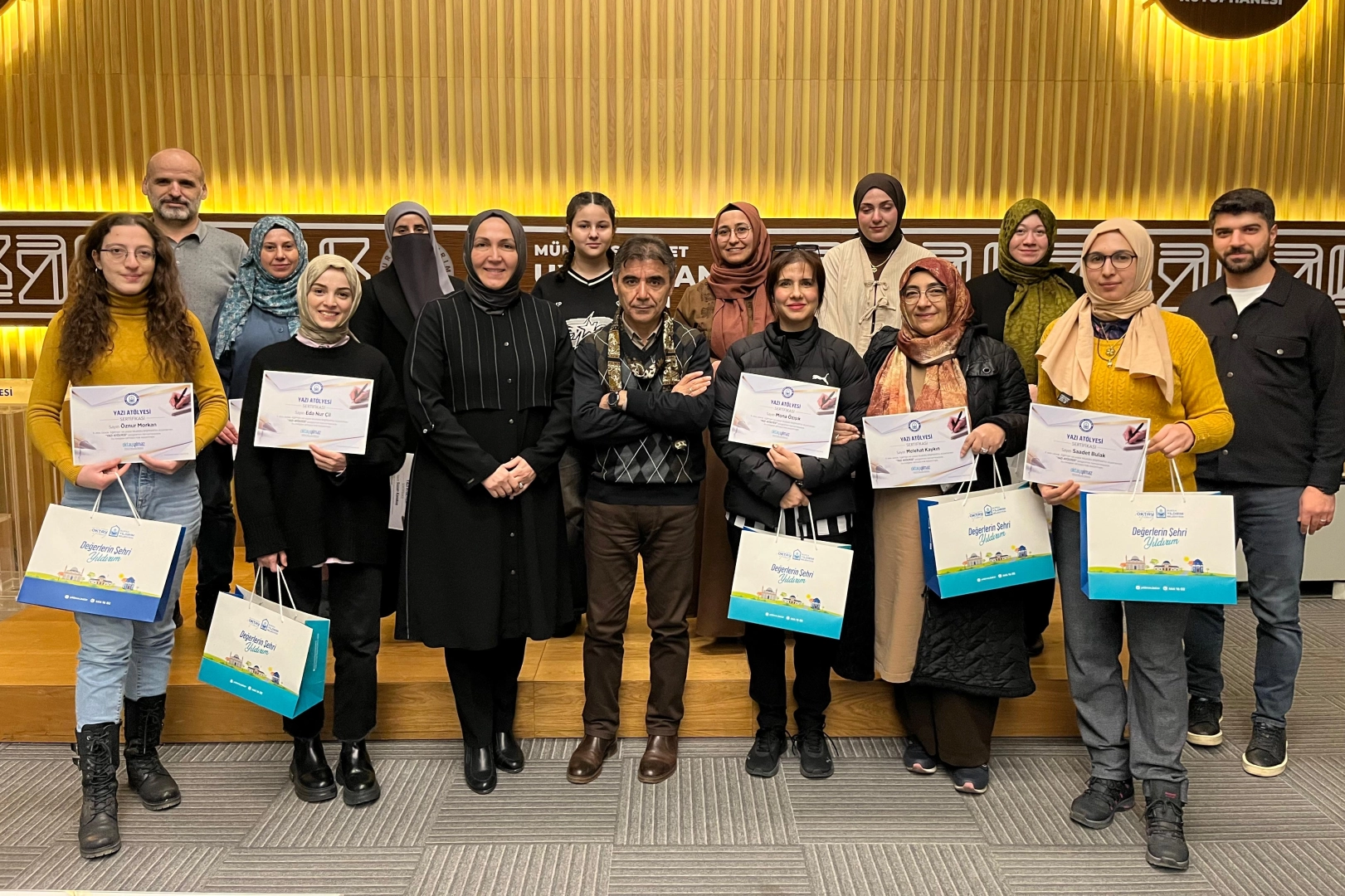 Bursa Yıldırım’da Yazı Atölyesi ilk mezunları verdi