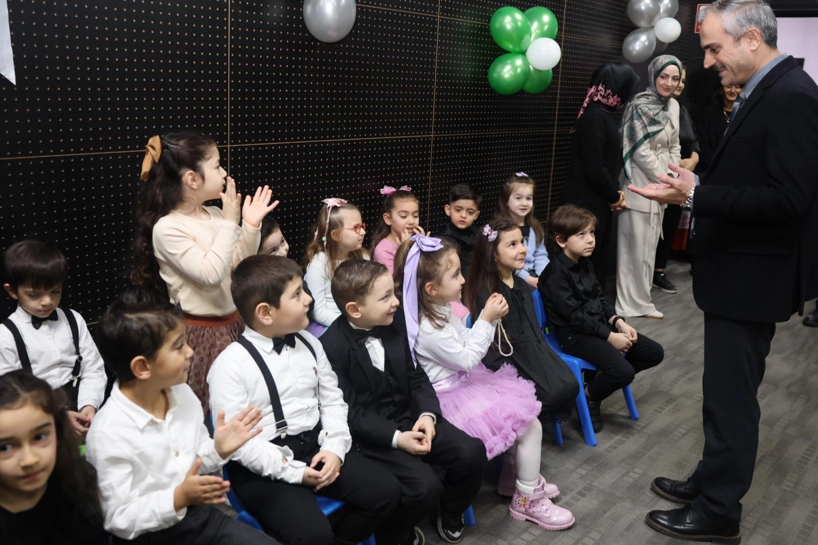 Çayırova’da çocuk kulüplerinde karne coşkusu