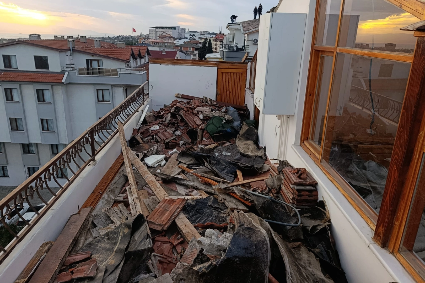 Fırtına mağduru şehit ailesine Kocaeli Büyükşehir’den destek