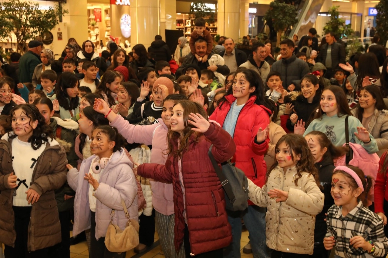 Genç KAYMEK’ten çocuk şenliği