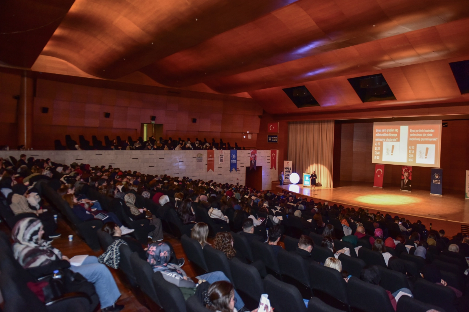 Gençler Büyükşehir’le KPSS’ye hazırlanıyor