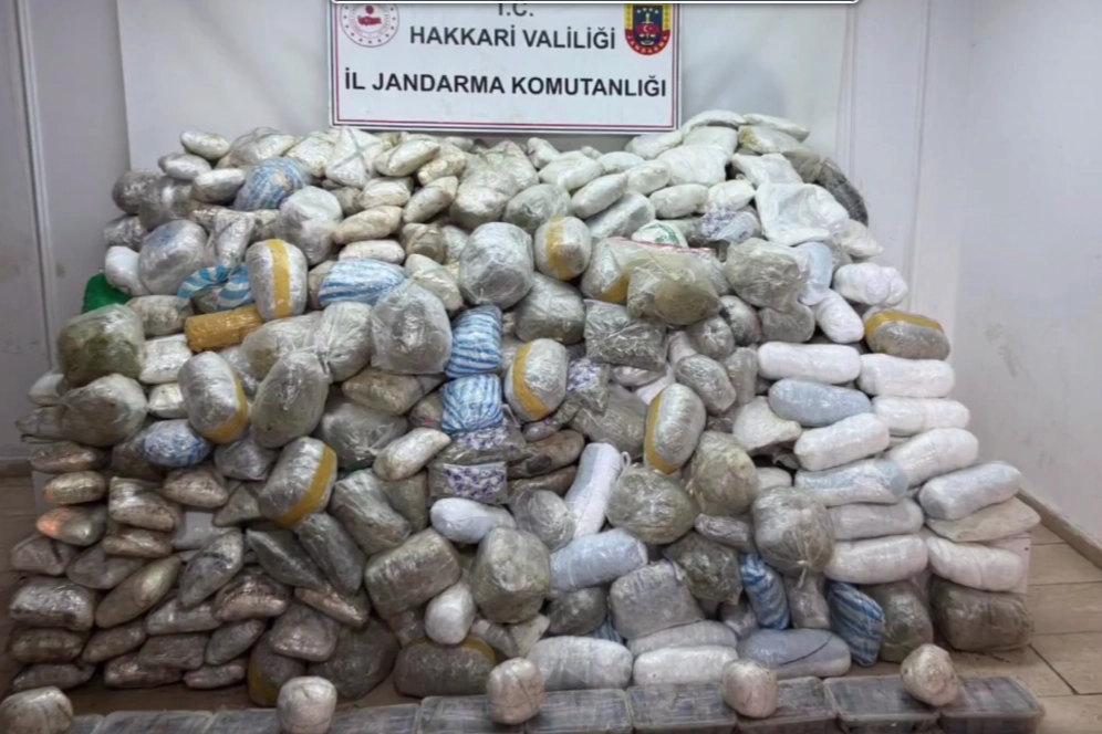 Hakkari’de dev uyuşturucu operasyonu! 348 kilo uyuşturucu ele geçirildi