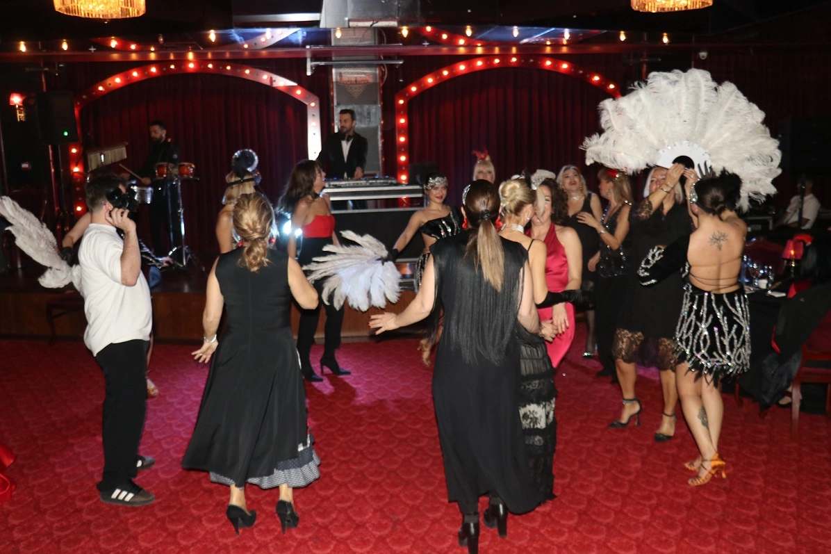 Sanart BUSADER’den ‘Moulin Rouge’ gecesi