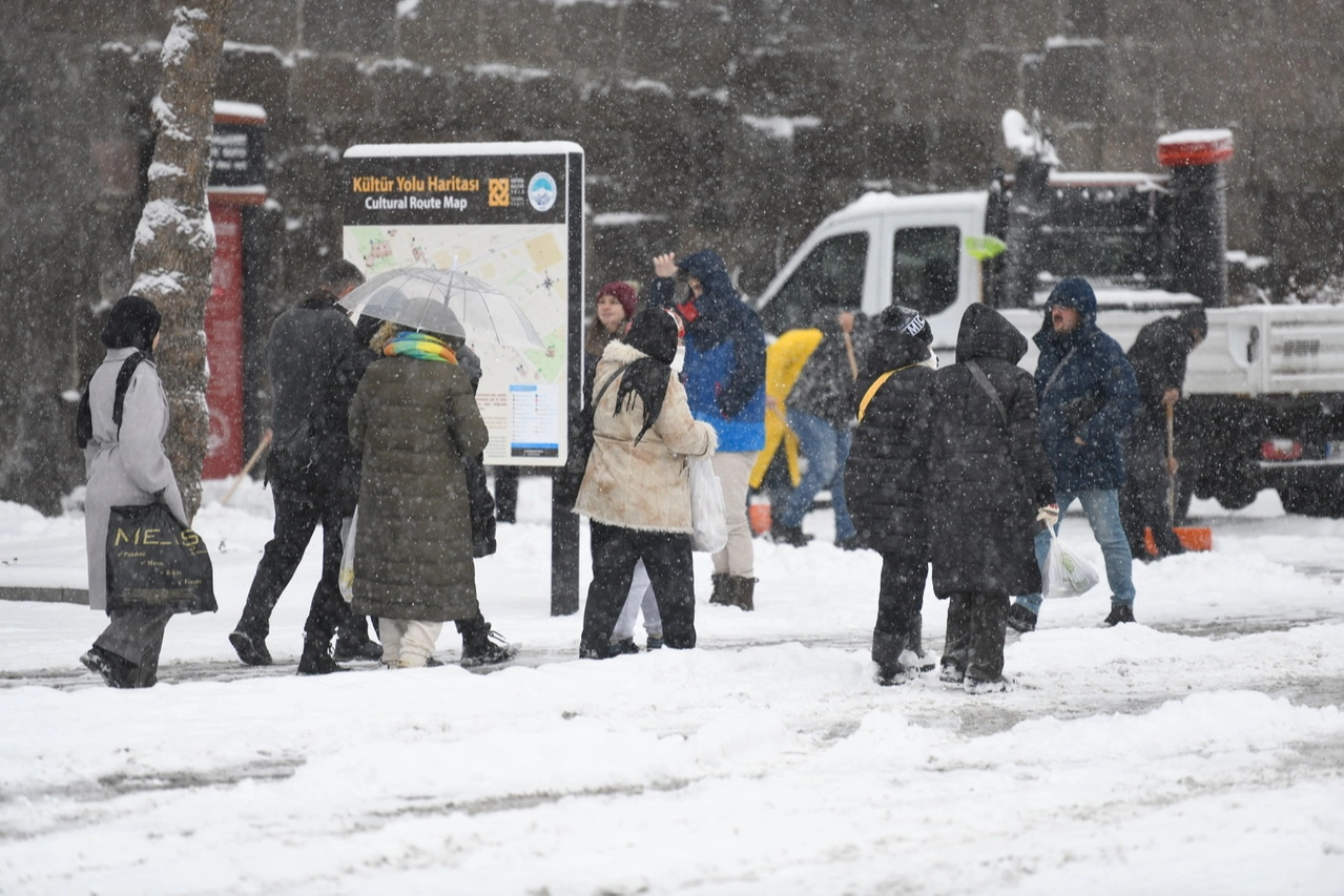 Kayseri Büyükşehir’den yoğun kış mesaisi