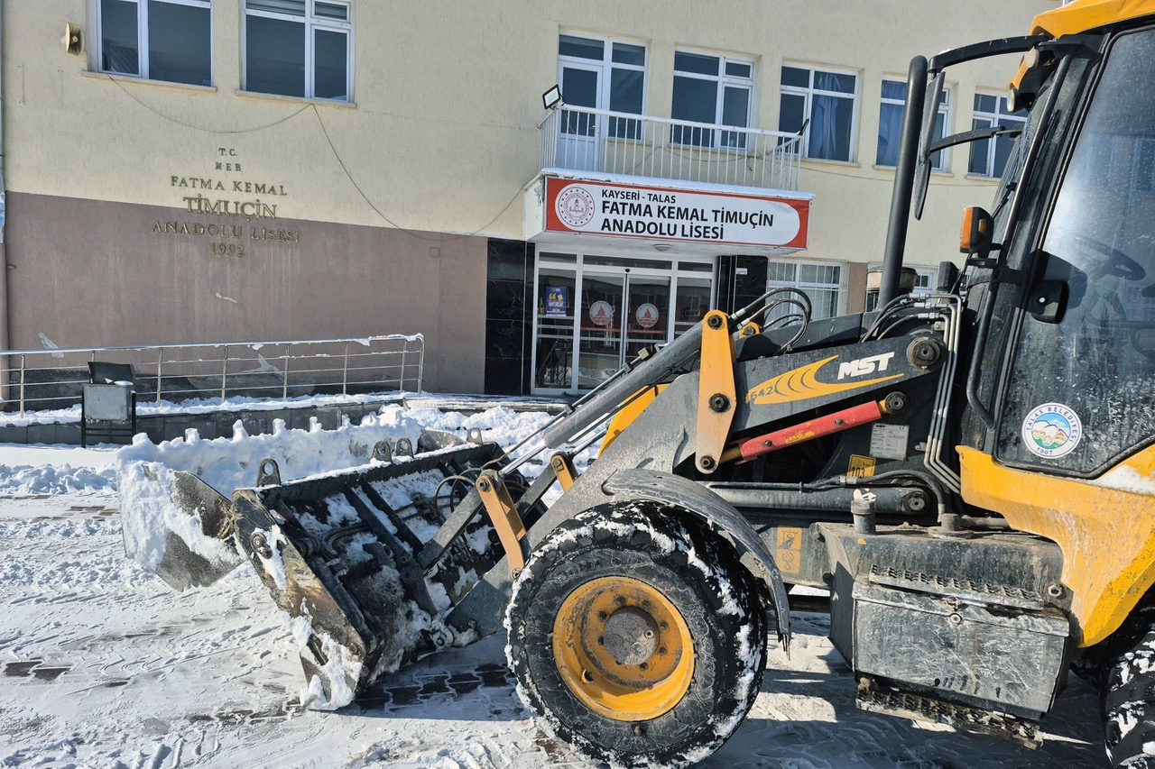 Kayseri Talas’ta öğrenciler okula temiz başladı