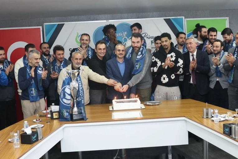 Kocaeli’de Başkan Çiftçi, şampiyon kadroyla bir araya geldi