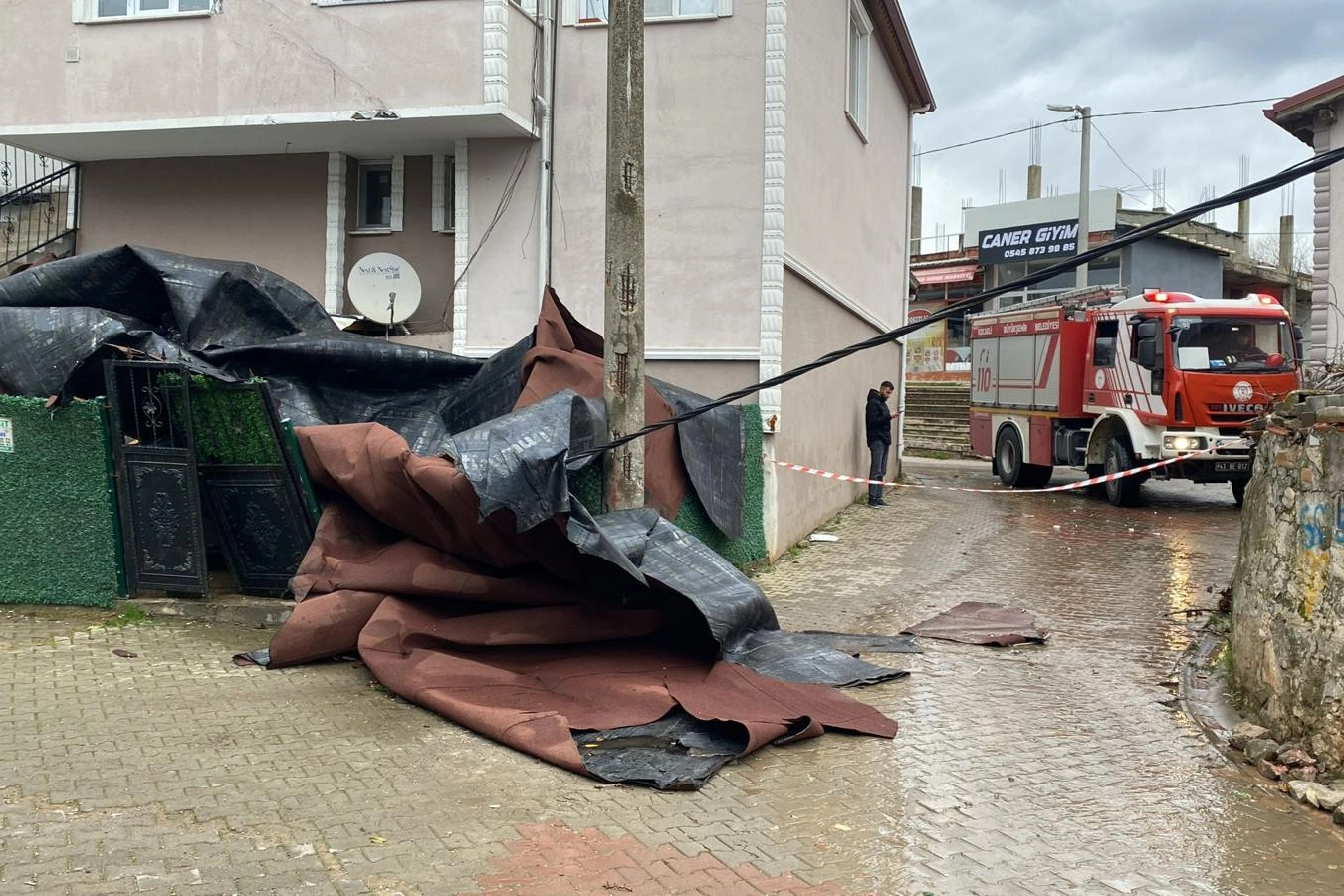 Kocaeli’de fırtına mağdurlarına Büyükşehir sahip çıktı