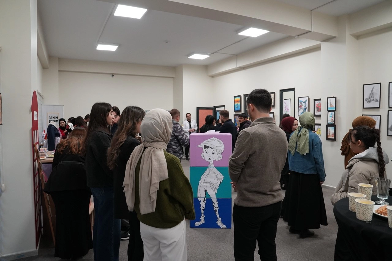 Konya’da Lise Medeniyet Akademileri’nde dönem sonu sergisi
