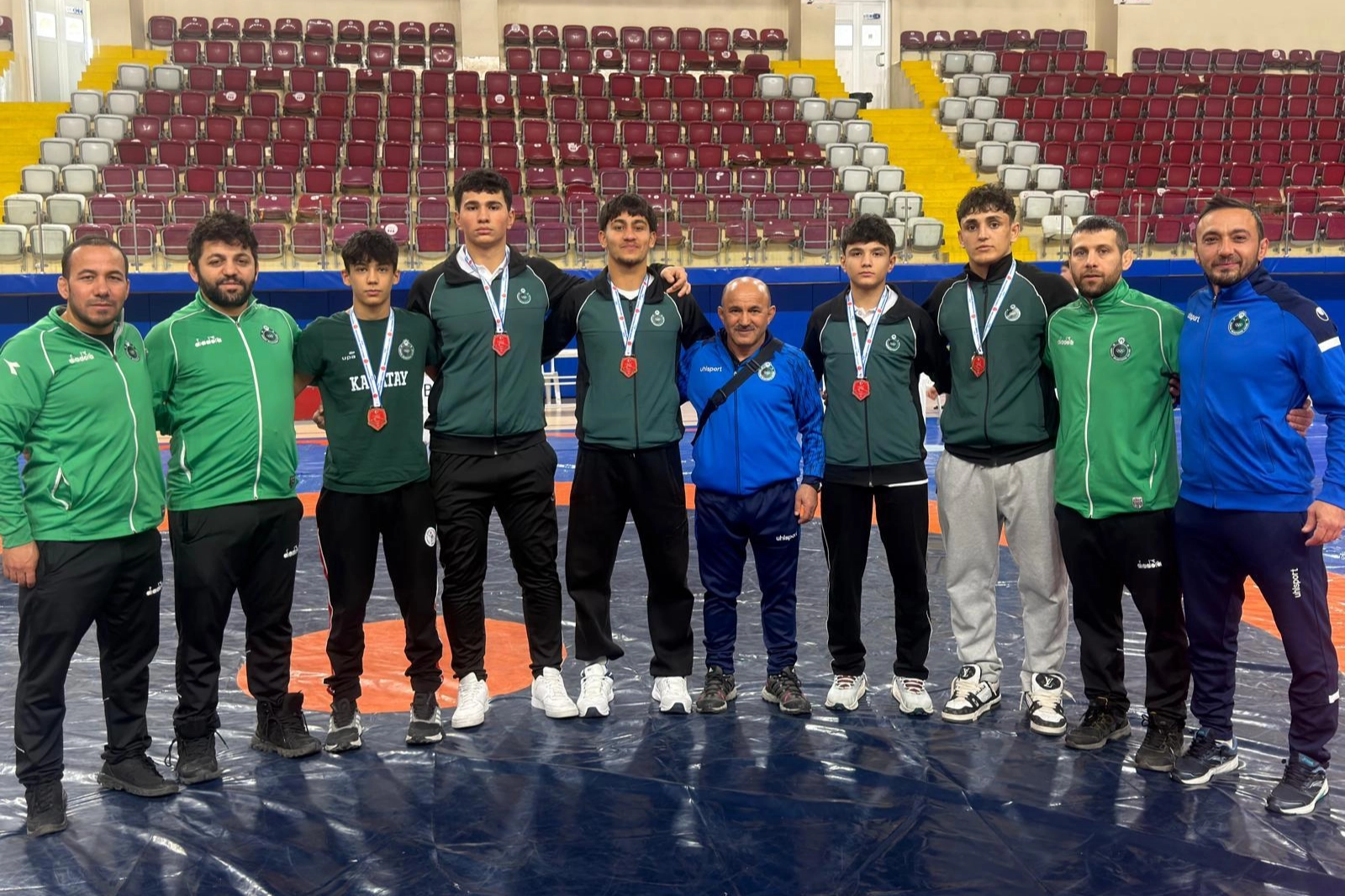 Konya Karatay’ın U17 güreşçileri şampiyonluk yolunda