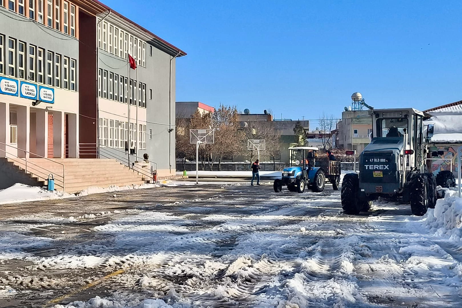 Mardin Midyat’ta kar seferberliği