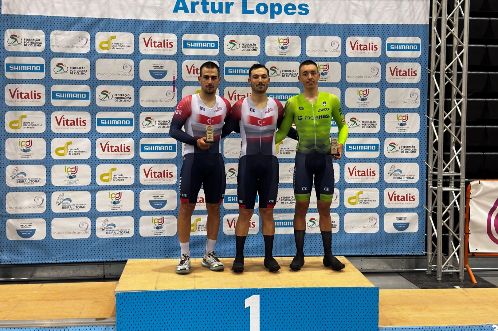 Milli bisikletçiler Portekiz’de kürsüyü paylaştı