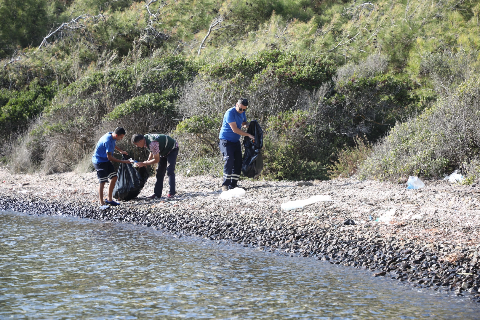 Muğla’da Gökova ve Göcek koylarında kıyı temizliği yapıldı